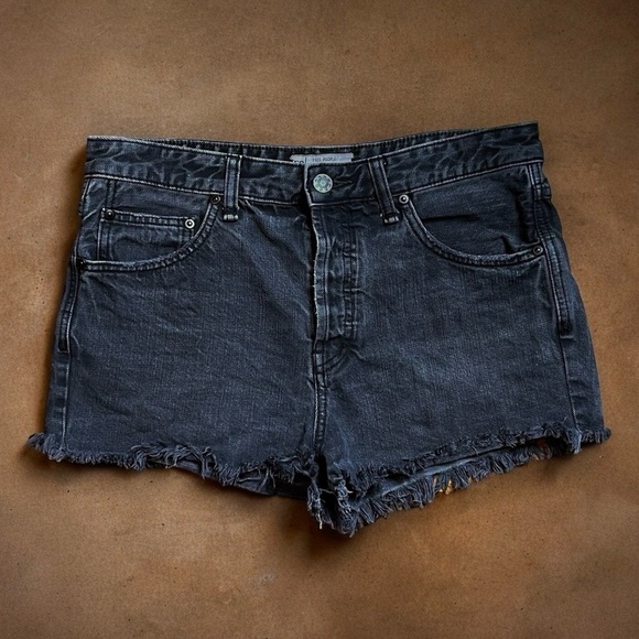 Free People Womens Distressed Faded Black High Rise Cutoff Shorts Size 28 - Picture 1 of 7